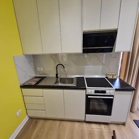 Center Apartment *
