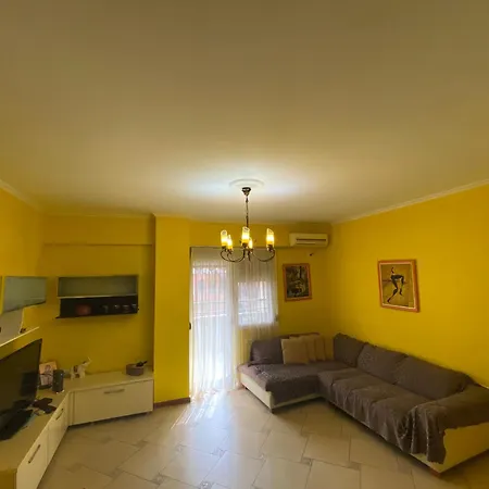 Center Apartment *