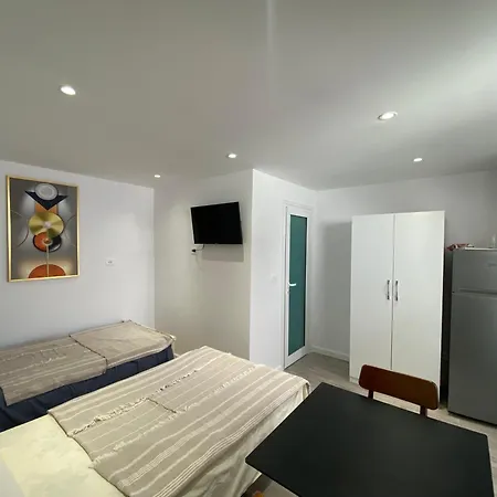 Apartment Center *