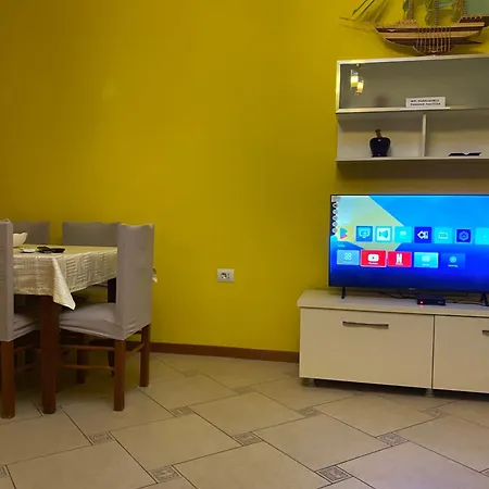 Center Apartment *